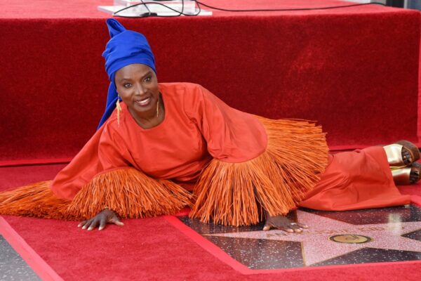 Angélique Kidjo exhorte les Africains à mettre leurs différends de côté pour « créer ensemble »