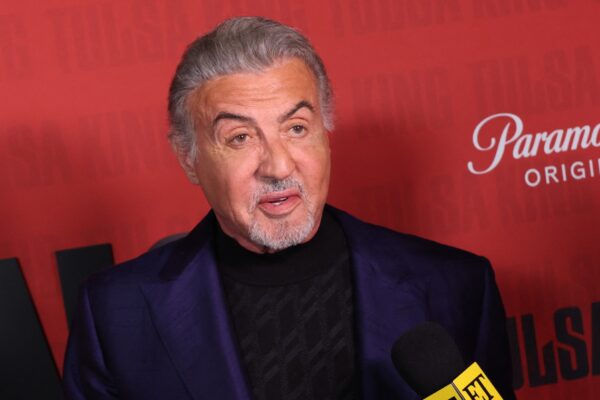Sylvester Stallone regrette l’intervention américaine en Iran et prend ses distances avec Donald Trump